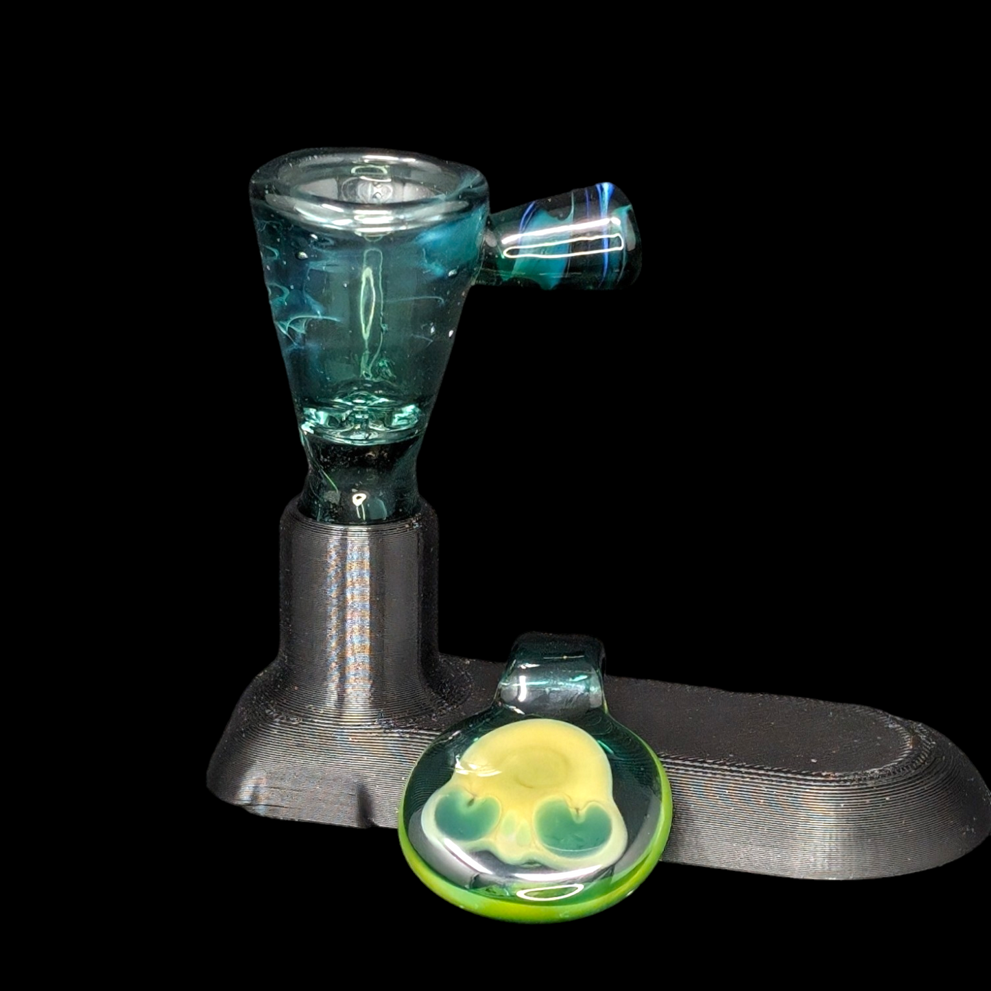 Skuzz Glass 14mm Green Slide / Skull Pendant